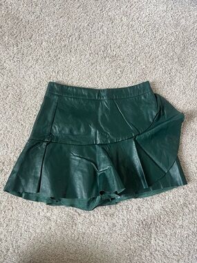 Judith March Emerald Green Faux Leather Ruffle Skort